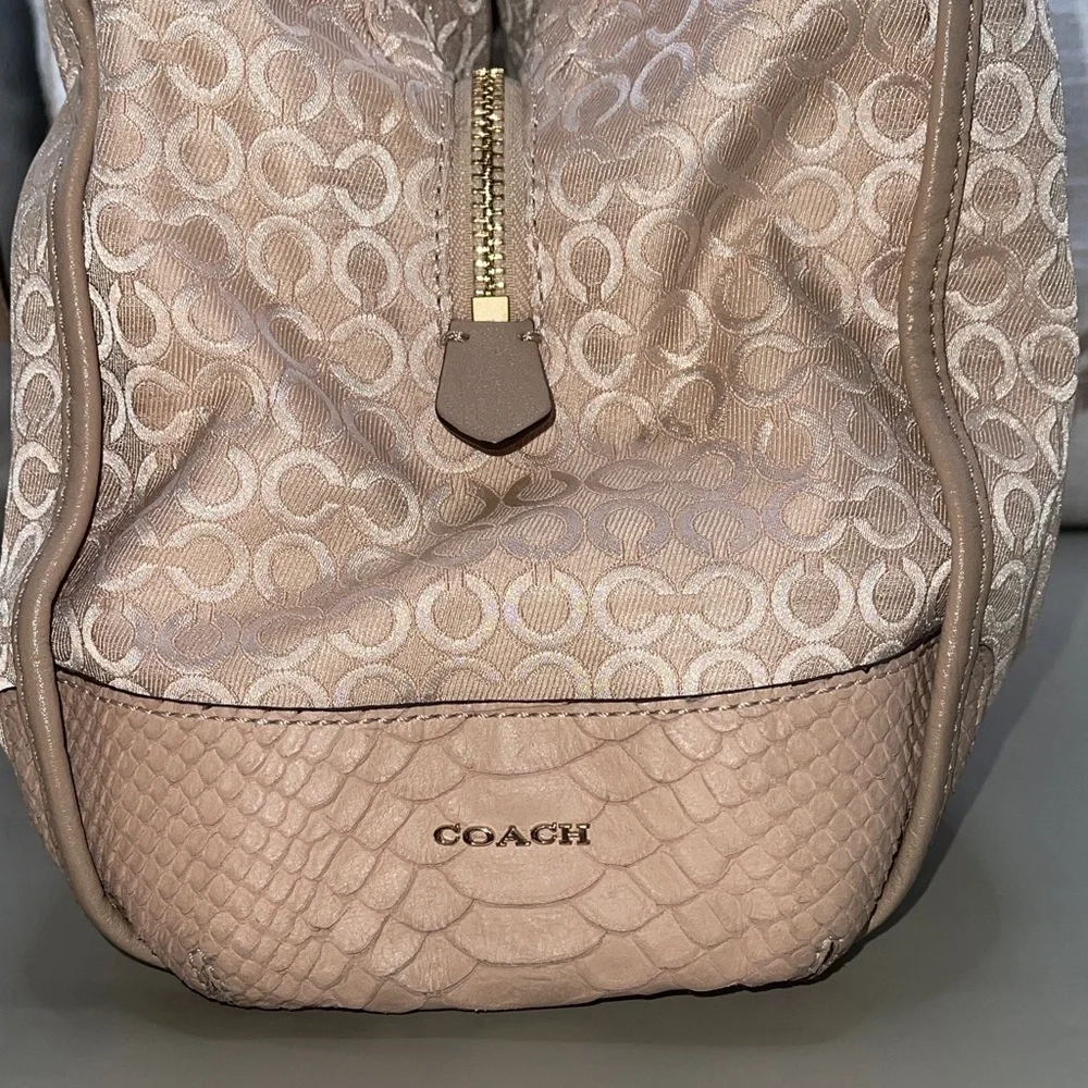 Coach Madison Op Art Pearl Phoebe Elegant Beige Shoulder Bag J1393-27848 Coach
